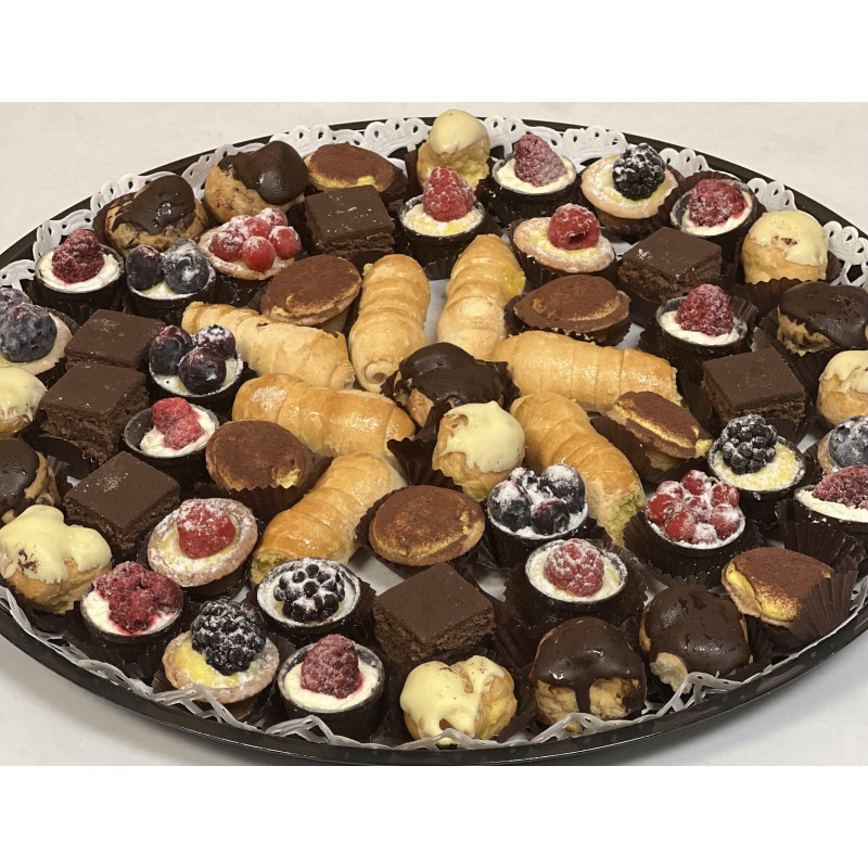 Mignon assorted mini pastries